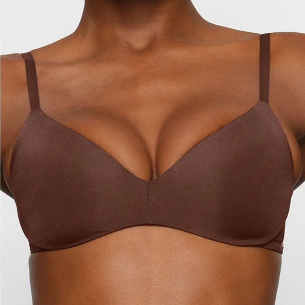 SKIMS Chocolate Brown Everyday Smooth Bra